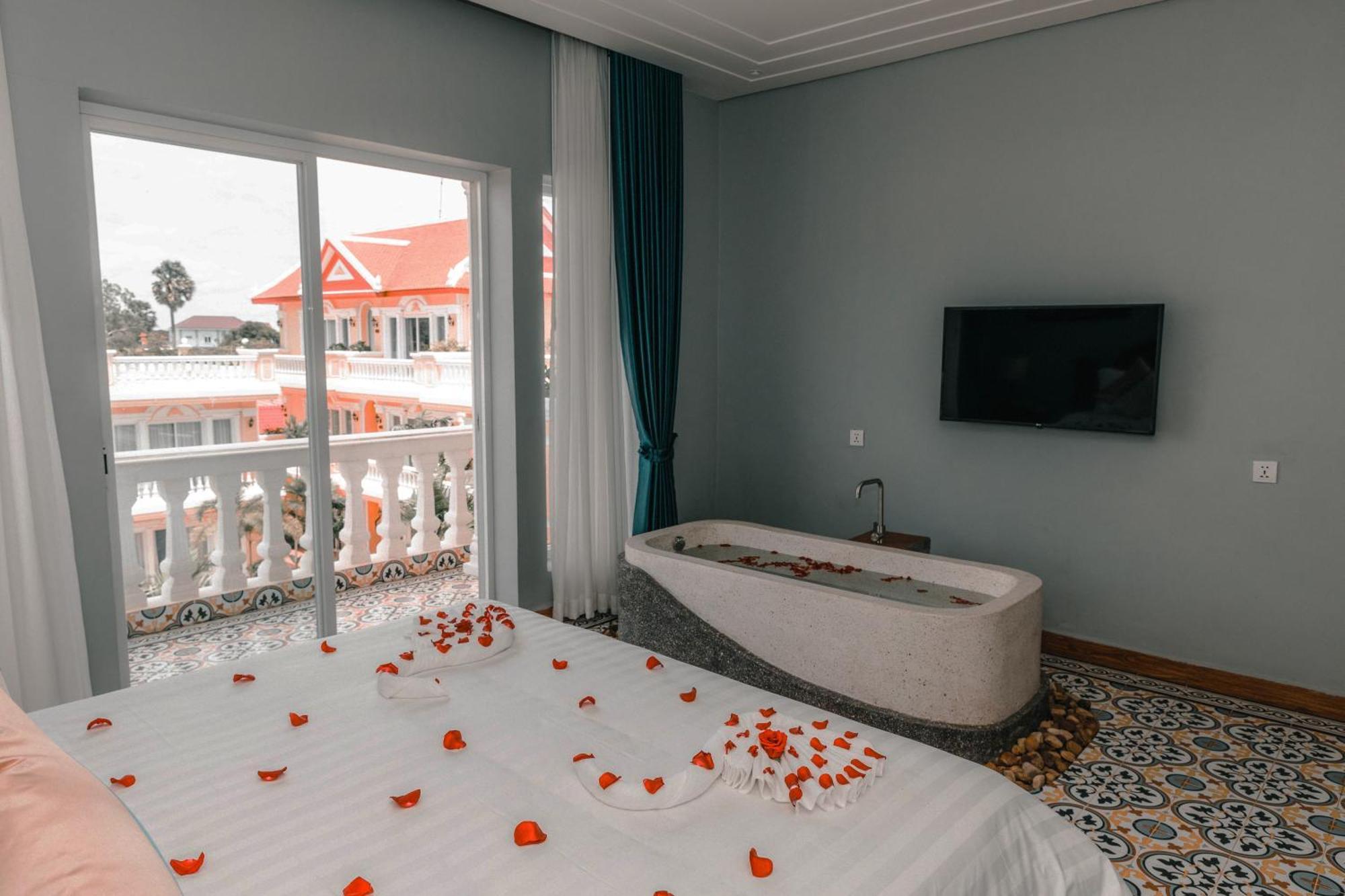 Sokchea Kampot Hotel Exterior photo